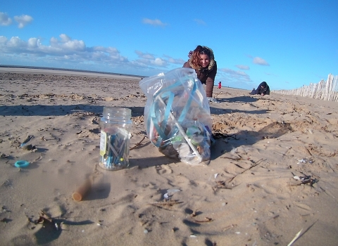 Nurdle Hunt with Peel Environmental on Crosby beach 